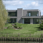 Architect Pascal Bilquin creëerde een idyllische nieuwbouw langs de Leie.