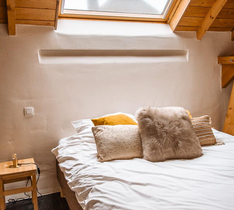 Eyndevelde vakantiewoningen - pleisterwerken en speciale decoratieve afwerkingstechnieken in een gerenoveerde hoeve